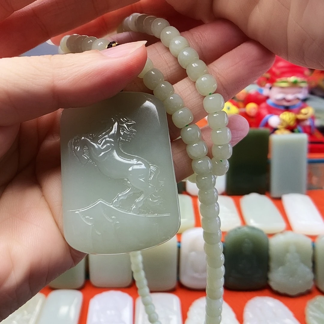 *****和田玉未镶嵌颈饰