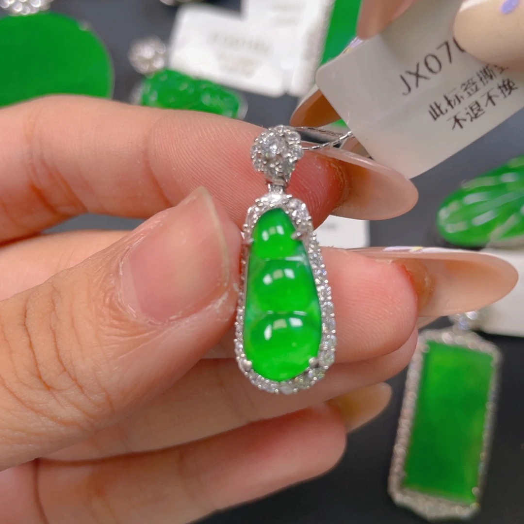 【闪购商品】颈饰银S925镶嵌翡翠翡翠