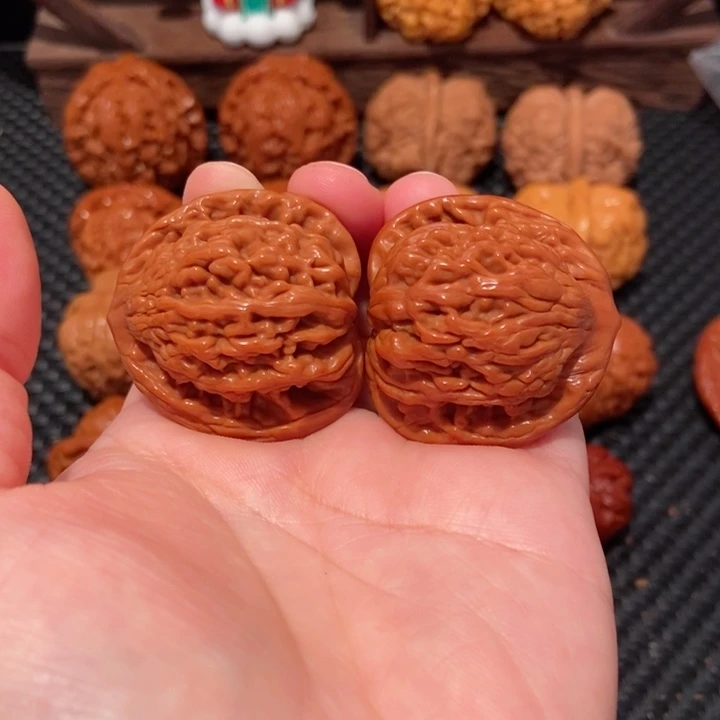 文玩核桃把件36.8尺寸麦虎719