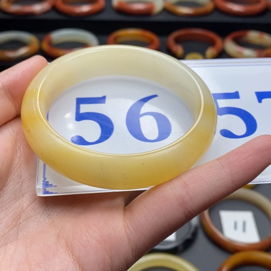 石英质玉（黄龙玉）手镯未镶嵌