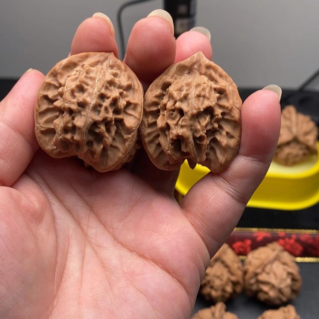 吊坠桃核狼*腾核桃