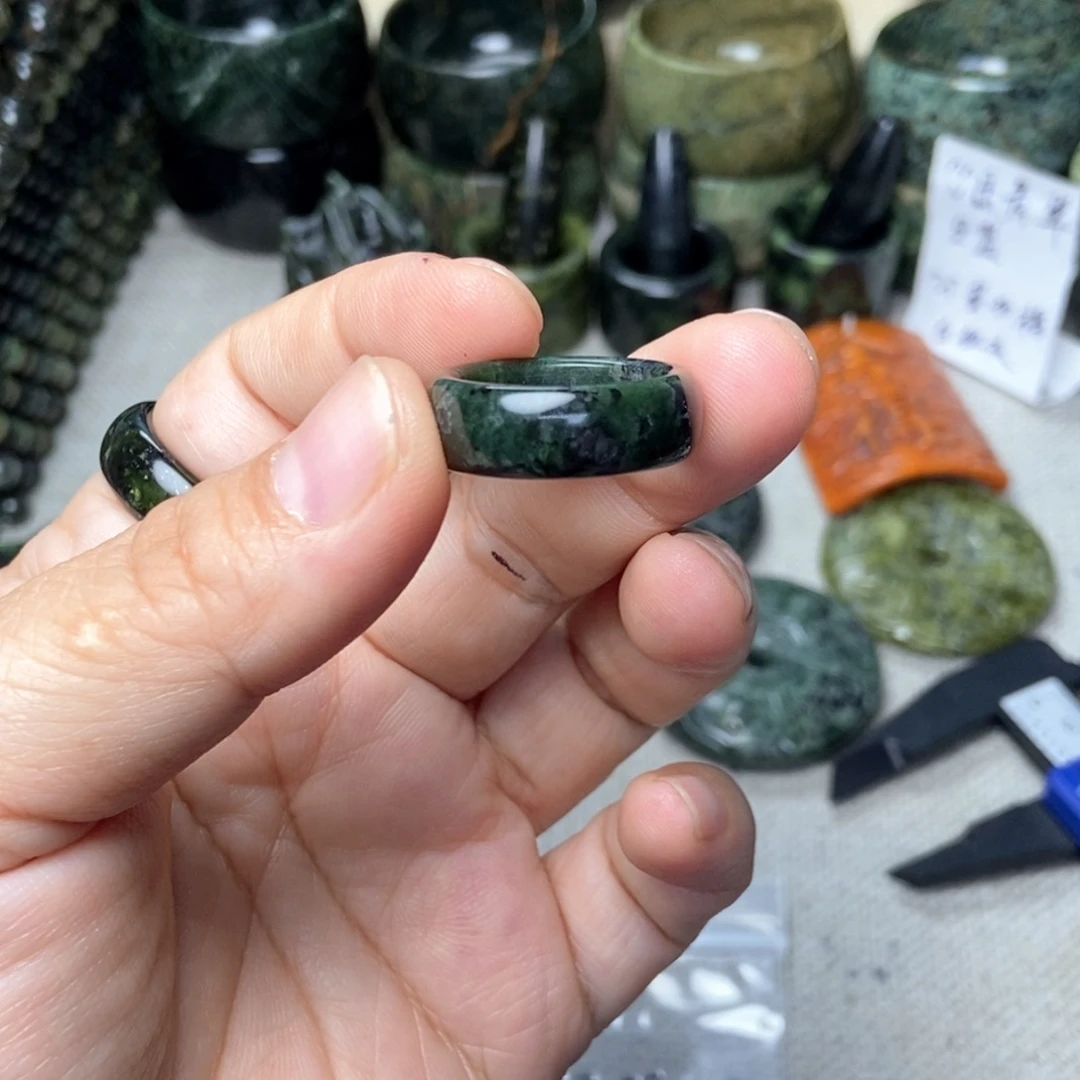 用***2蛇纹石玉未镶嵌戒指