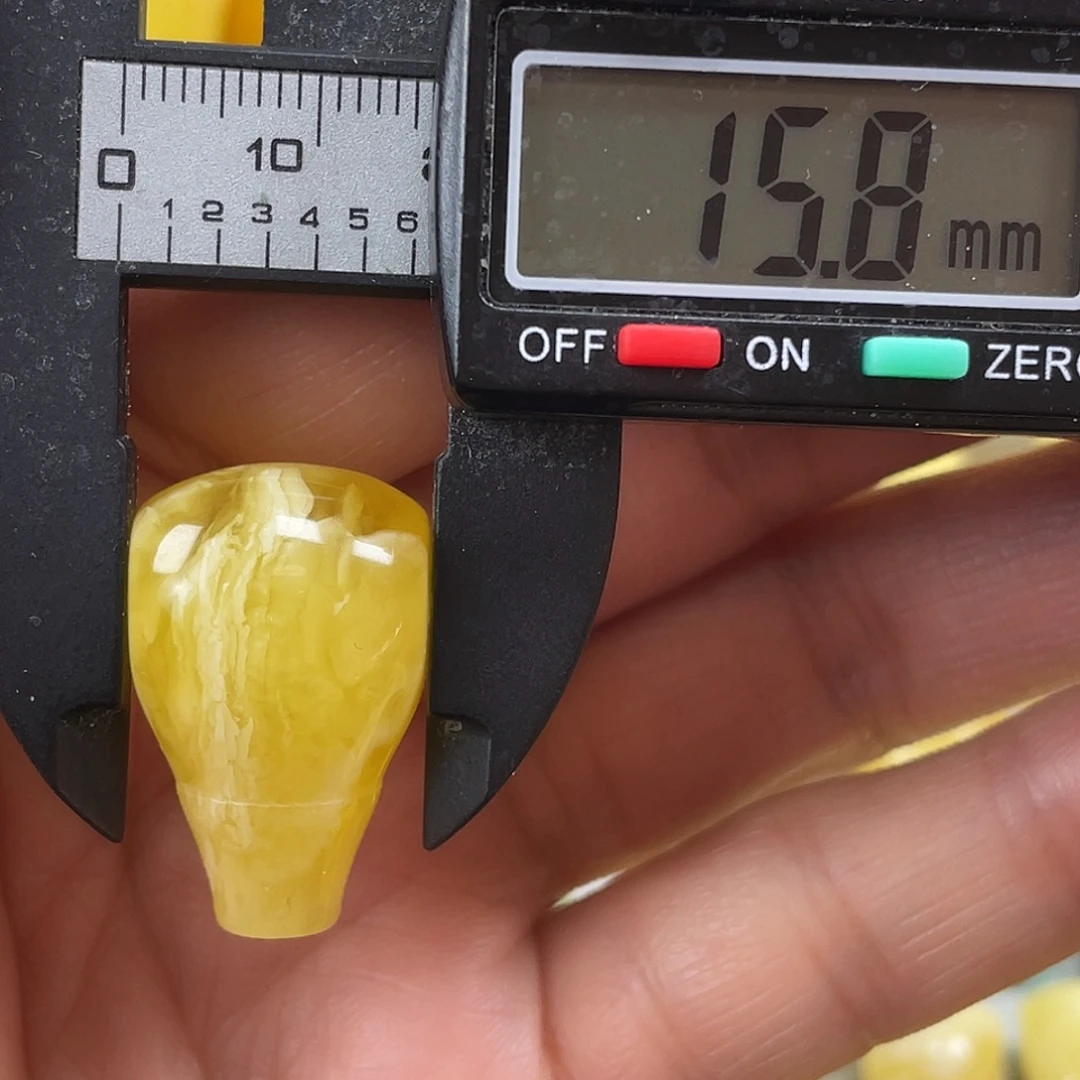 蜜蜡未镶嵌裸石36杂