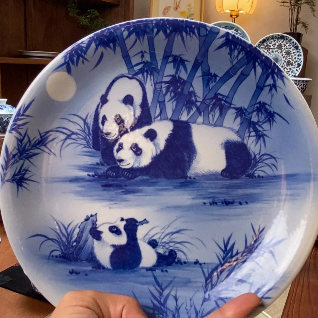 青花夜景熊猫一家三口壶承
