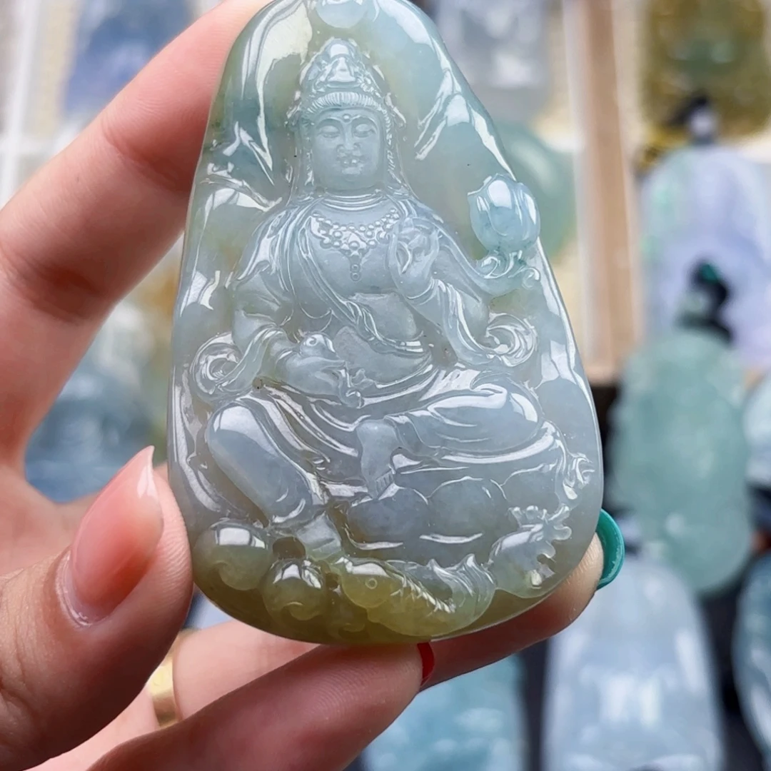 颈饰未镶嵌翡翠观音