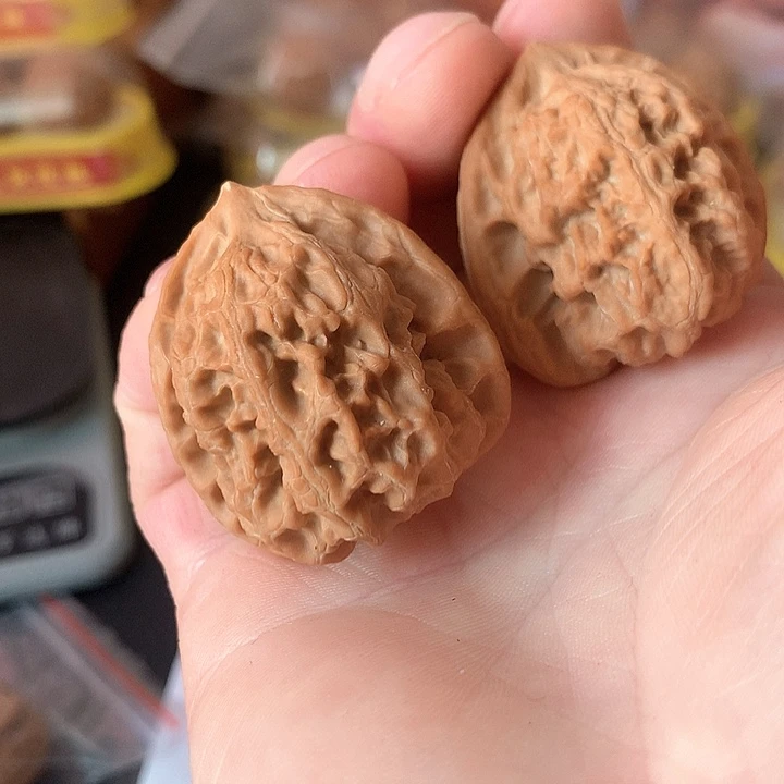 文玩核桃吊坠37梨木台