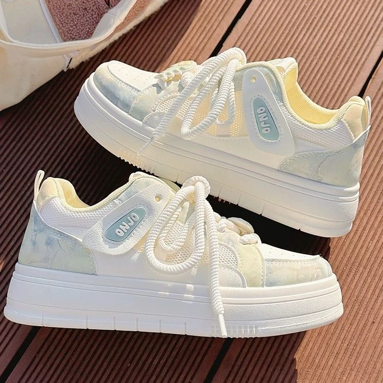 夏季女鞋小白鞋女2025新款透气网面鞋百搭小众面包鞋厚底运动板鞋