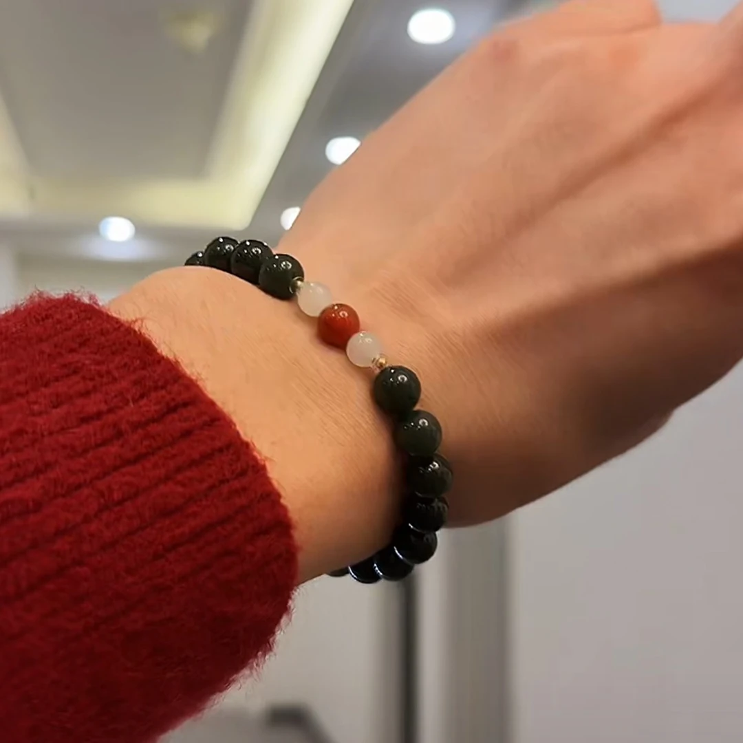 壹屿珠宝     121091  18 K金配件和田玉手串