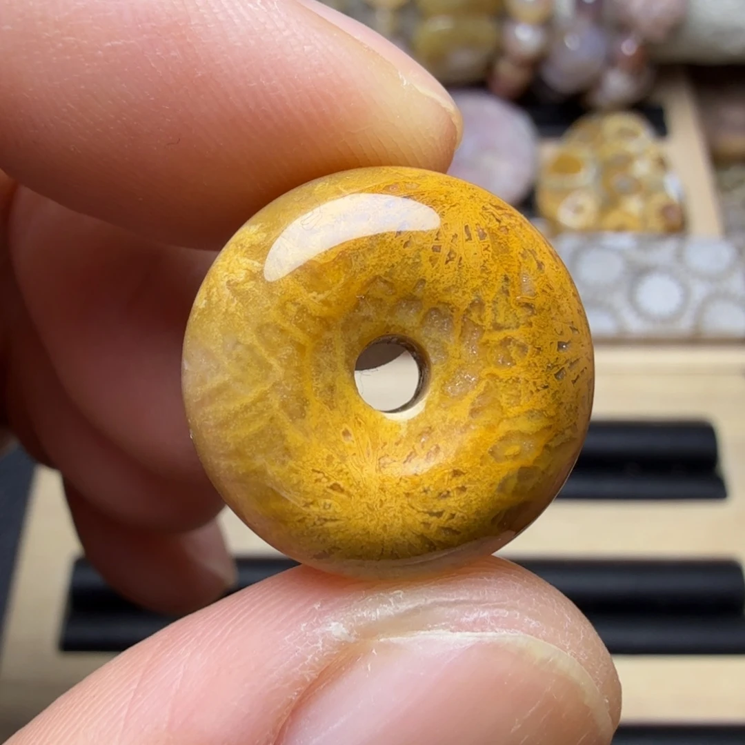 硅化玉未镶嵌天然色有机玉石保真色面包扣