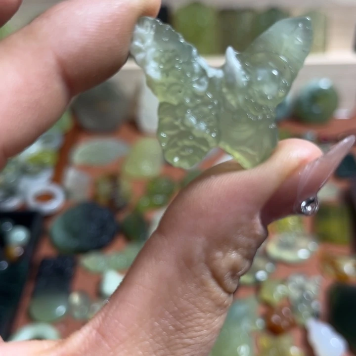 蛇纹石玉合金颈饰