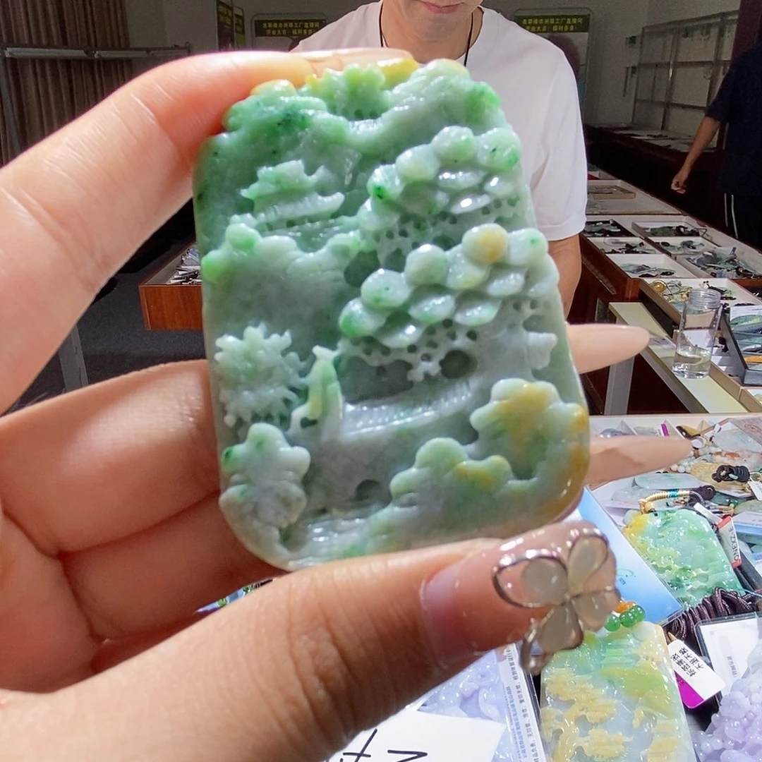 翡翠未镶嵌颈饰翡翠