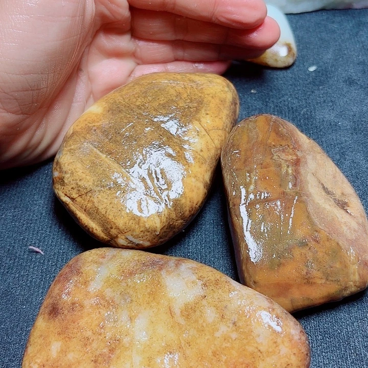 和田玉未镶嵌珠宝奇石