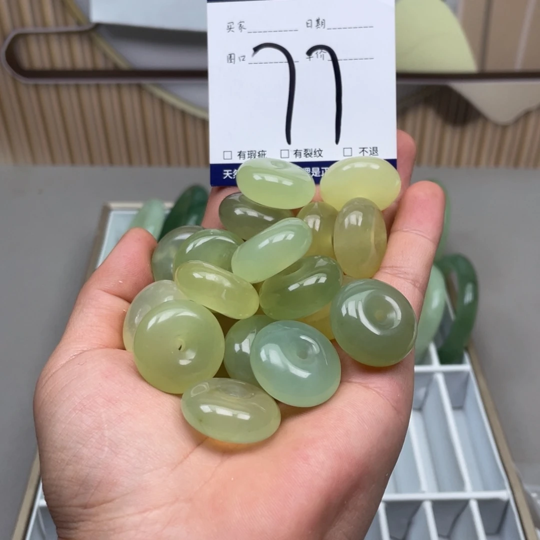 岫玉手镯手镯未镶嵌多样性发货发一件