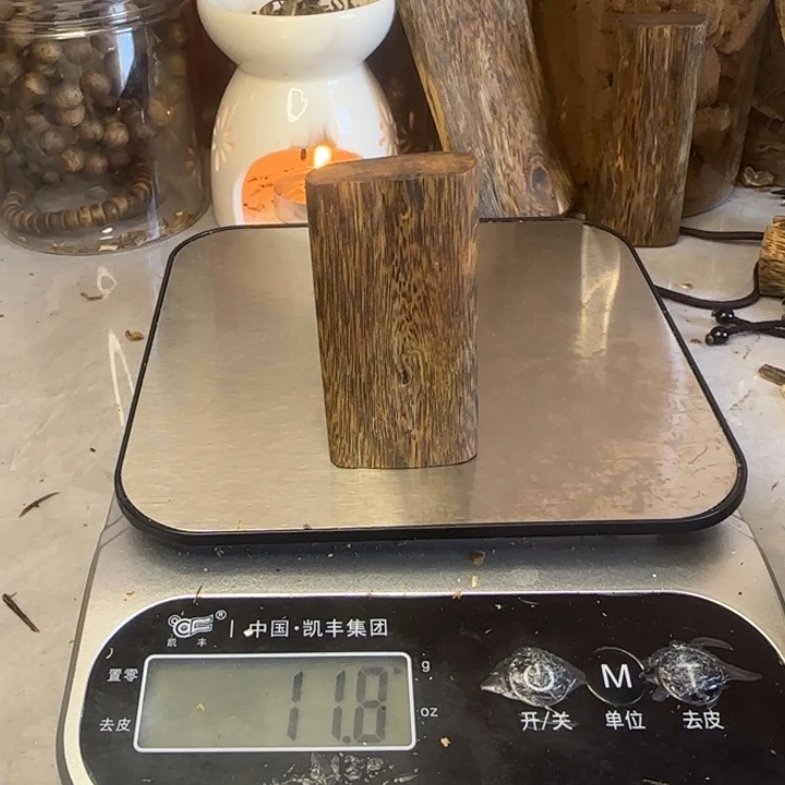 王***7木质类11.6克平安无事牌子的