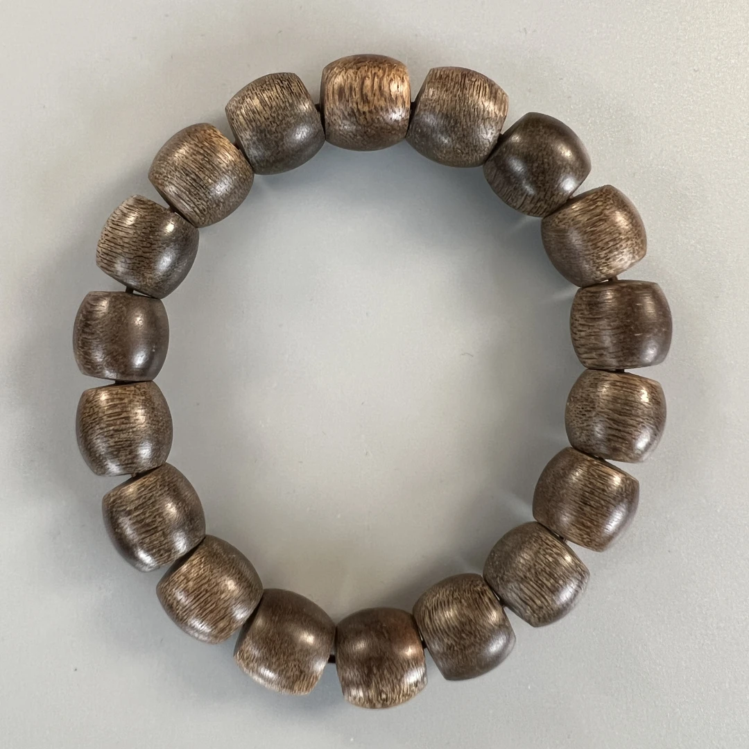 Z-168【老西马密结软丝百年老料】沉香约10x12mm，18.38g