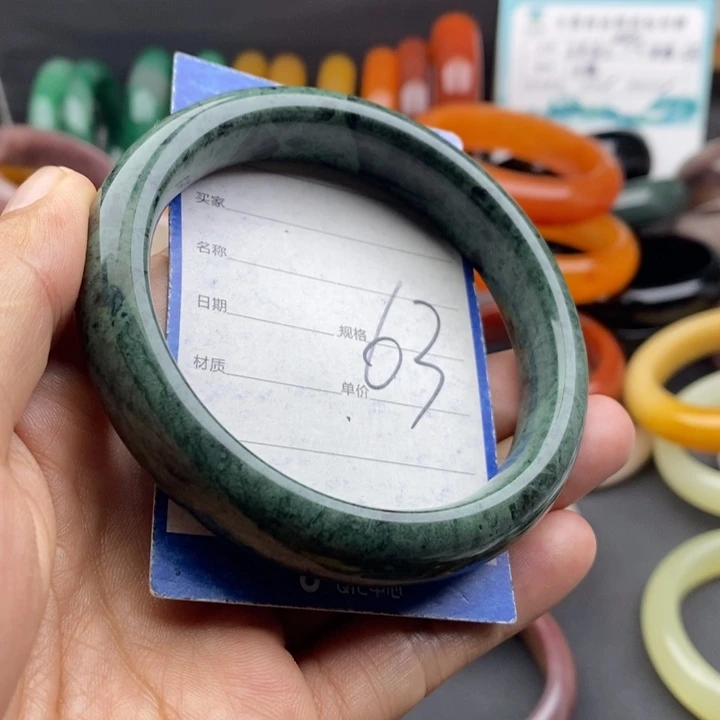 未镶嵌手镯石英质玉