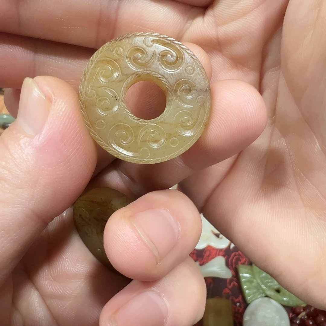 石***融和田玉（糖玉）未镶嵌挂件