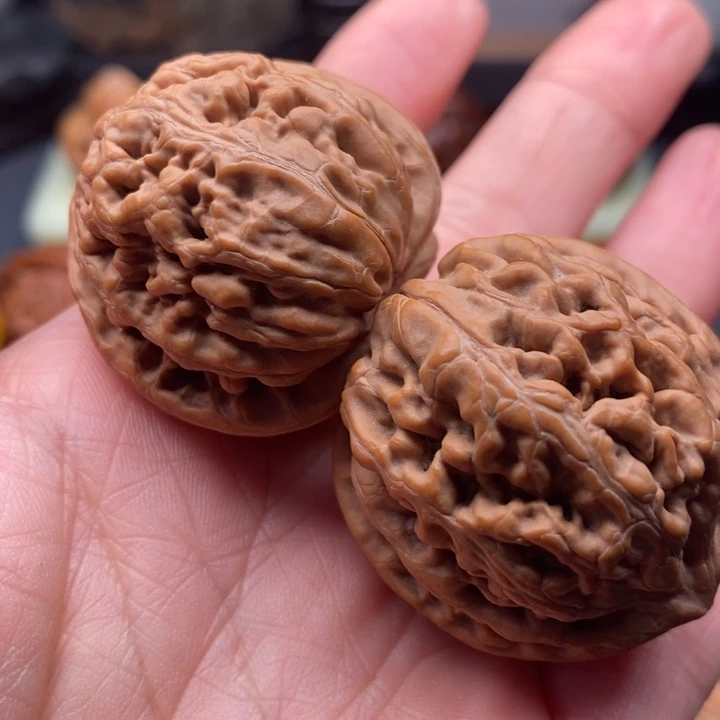 文玩核桃把件爲**候凤凰台