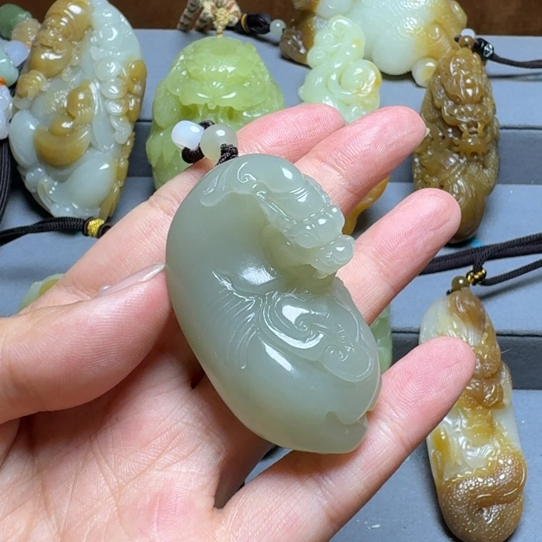 和田玉未镶嵌颈饰