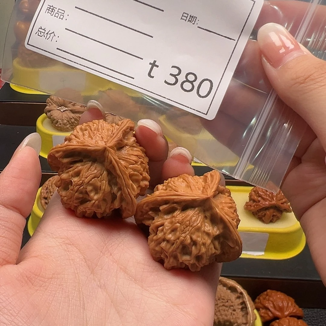 文玩核桃手把件三棱