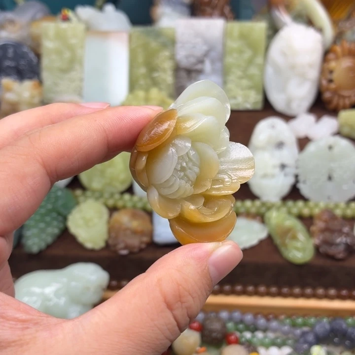 颈饰未镶嵌和田玉