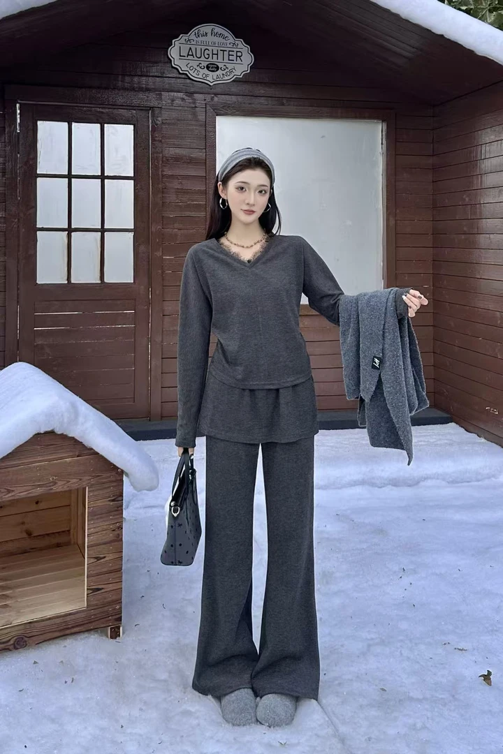 2025年秋冬季新款V领层次感上衣+裤子两件套