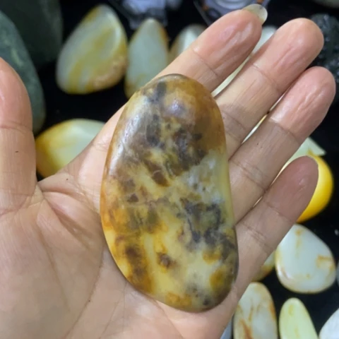 未镶嵌和田玉（糖玉）车挂