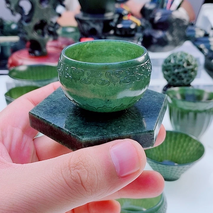 财***亿未镶嵌和田玉（青玉）把件