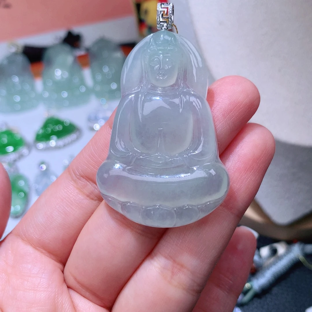 颈饰18K金镶嵌翡翠素衣