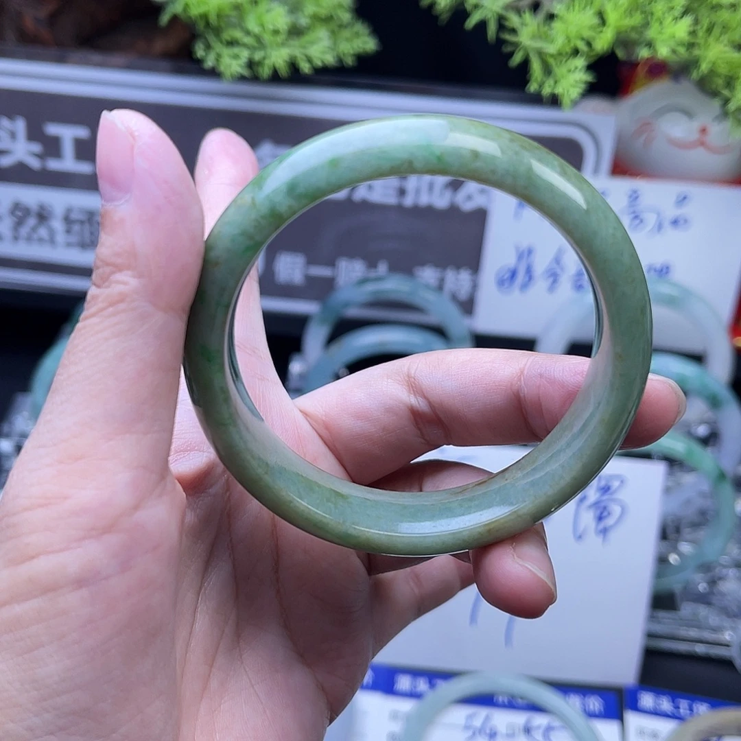 翡翠未镶嵌手镯翡翠