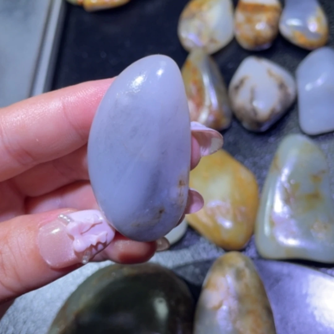 【闪购商品】颈饰未镶嵌和田玉蜂*圣