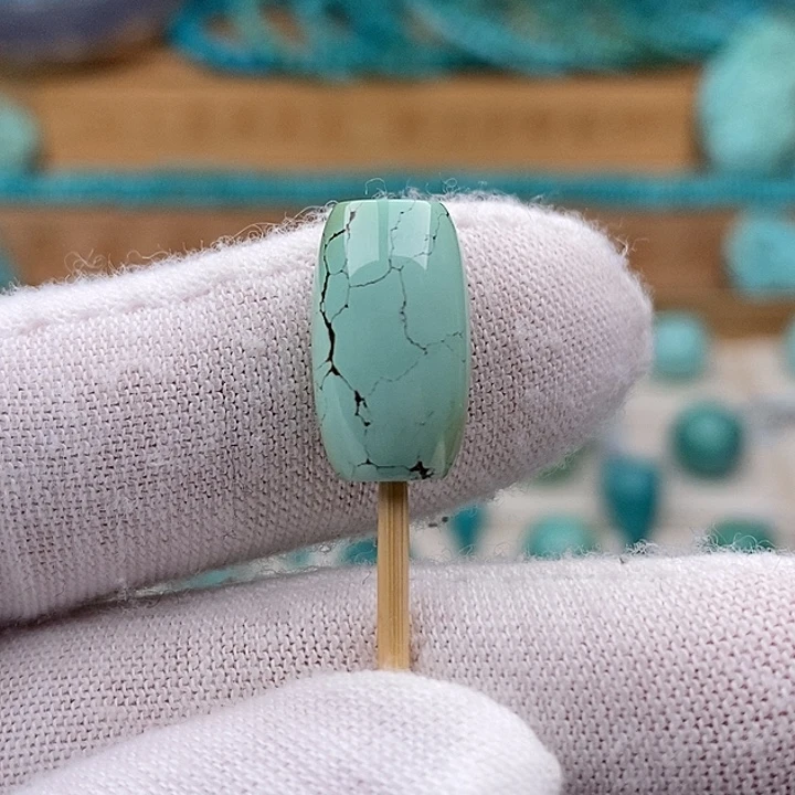 绿松石未镶嵌珠宝奇石9