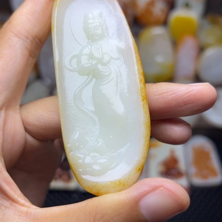 和田玉未镶嵌颈饰