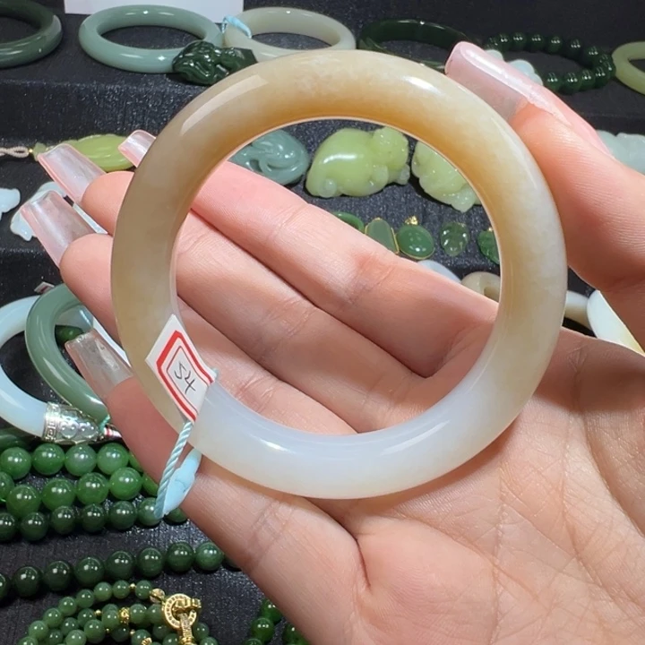 和田玉未镶嵌手镯