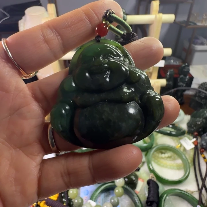 霞***韵和田玉（糖玉）未镶嵌颈饰