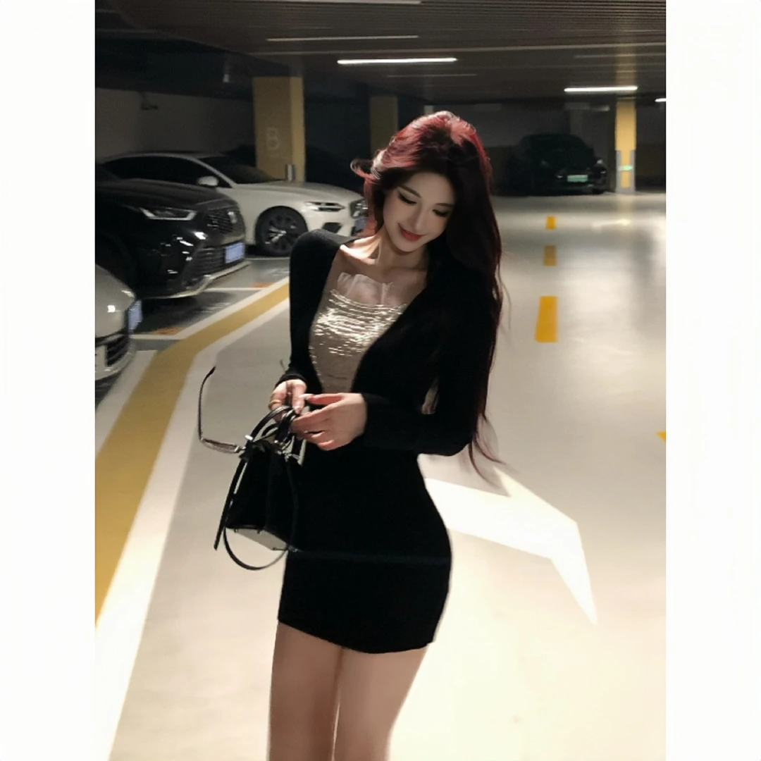 纯欲性感V领镶钻包臀裙女秋冬法式小众设计感修身显瘦针织连衣裙