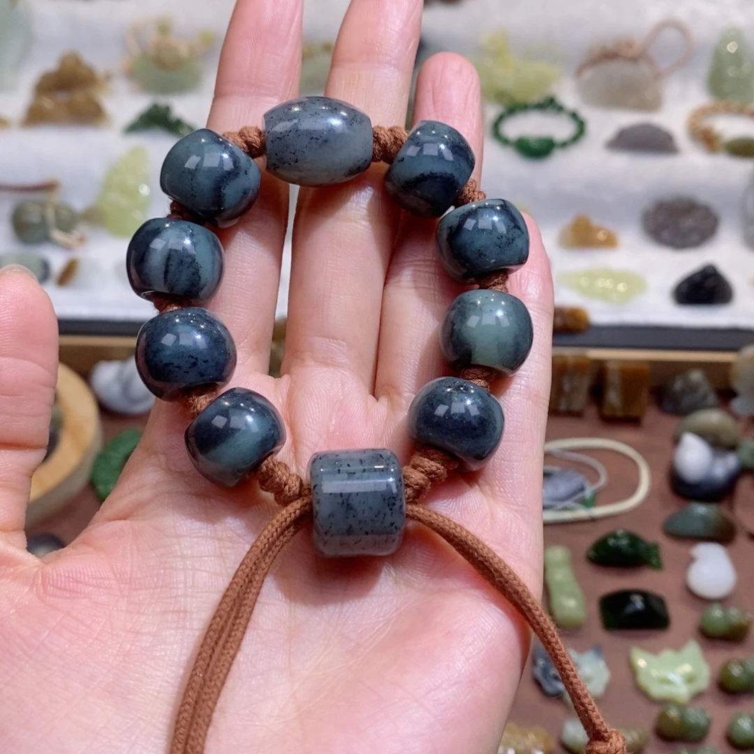 阳***光和田玉未镶嵌颈饰