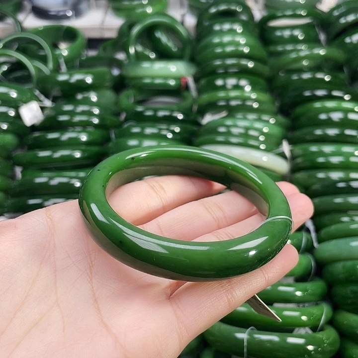 未镶嵌手镯和田玉（碧玉）