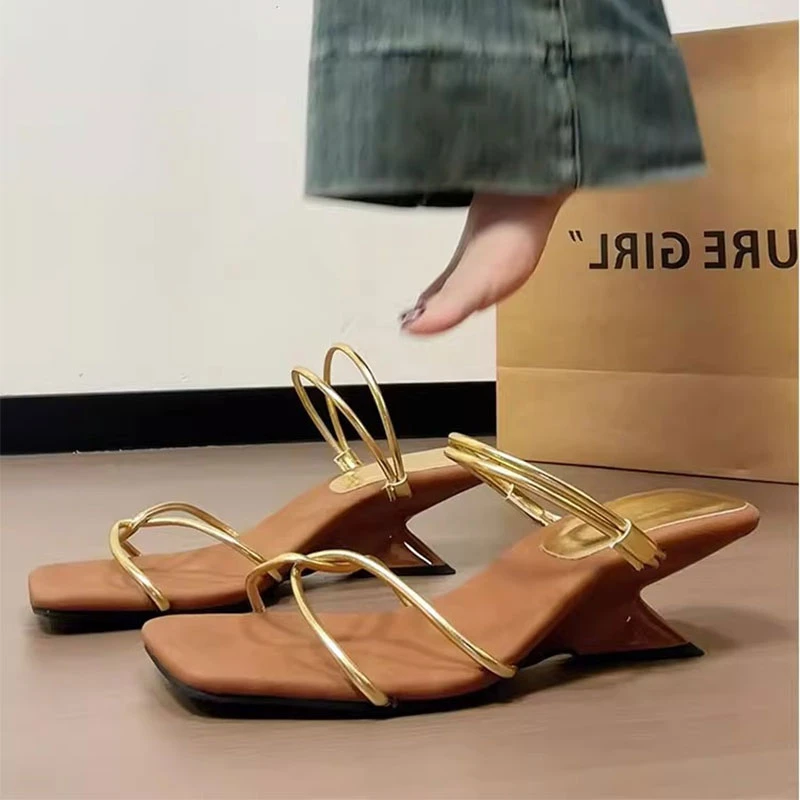 法式棕色露趾凉鞋女夏季新款中跟两穿凉拖鞋配裙子时尚气质高跟鞋