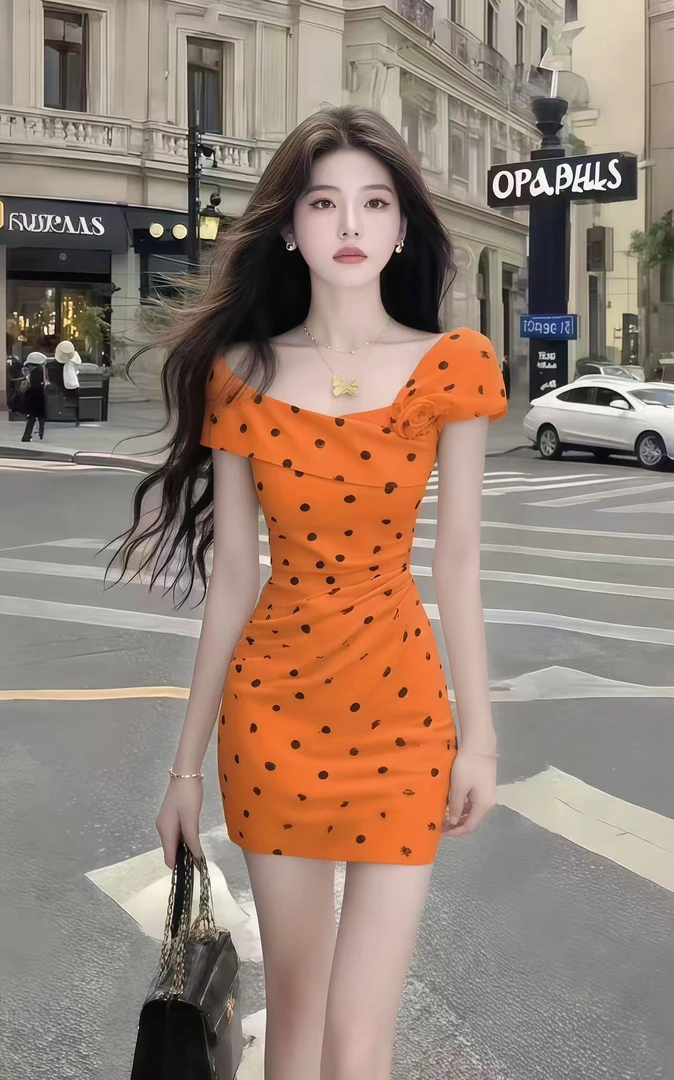 小个子温柔纯欲风不规则修身波点收腰包臀橙色连衣裙女时尚短裙