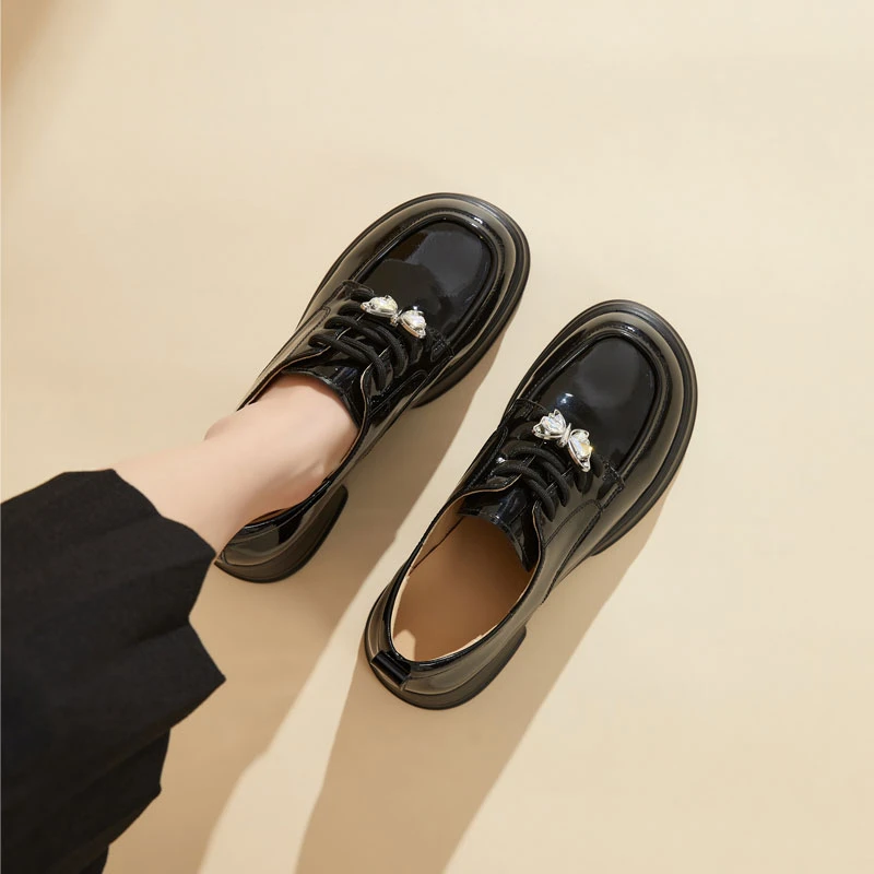 K821大码女鞋40-43厚底漆皮乐福鞋女新款秋百搭英伦风圆头低跟鞋