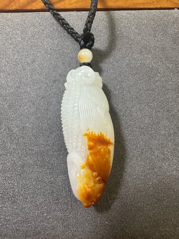 和田籽玉玉米，红皮雕刻老鼠，寓意多子多福。