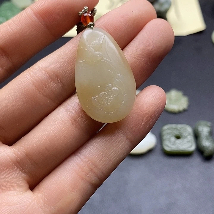 颈饰未镶嵌和田玉