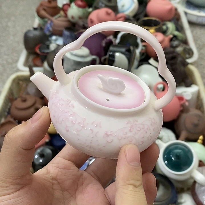 陶瓷艺术品及陶瓷壶