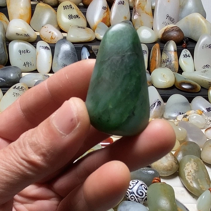 和田玉未镶嵌颈饰碧玉吊坠原石