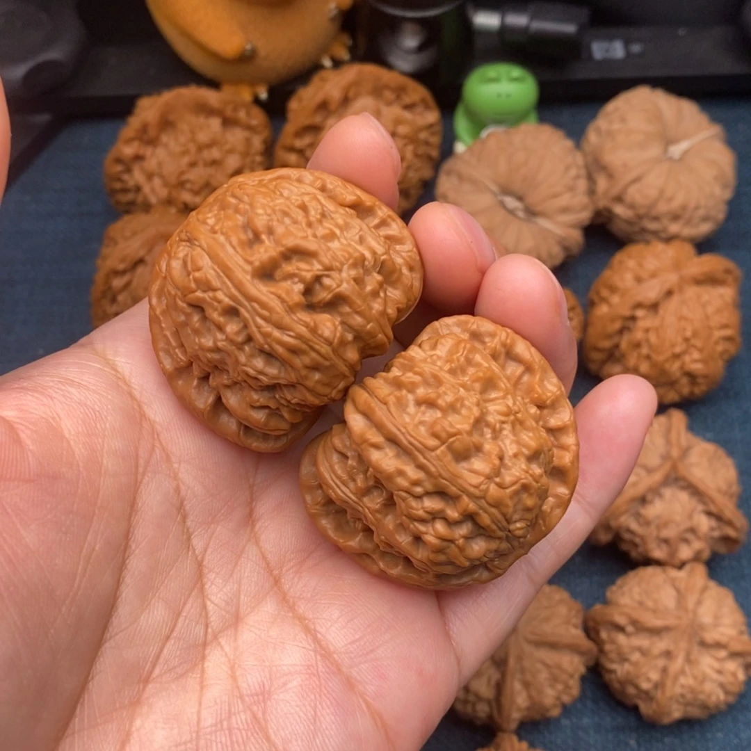 文玩核桃把件41老树球白