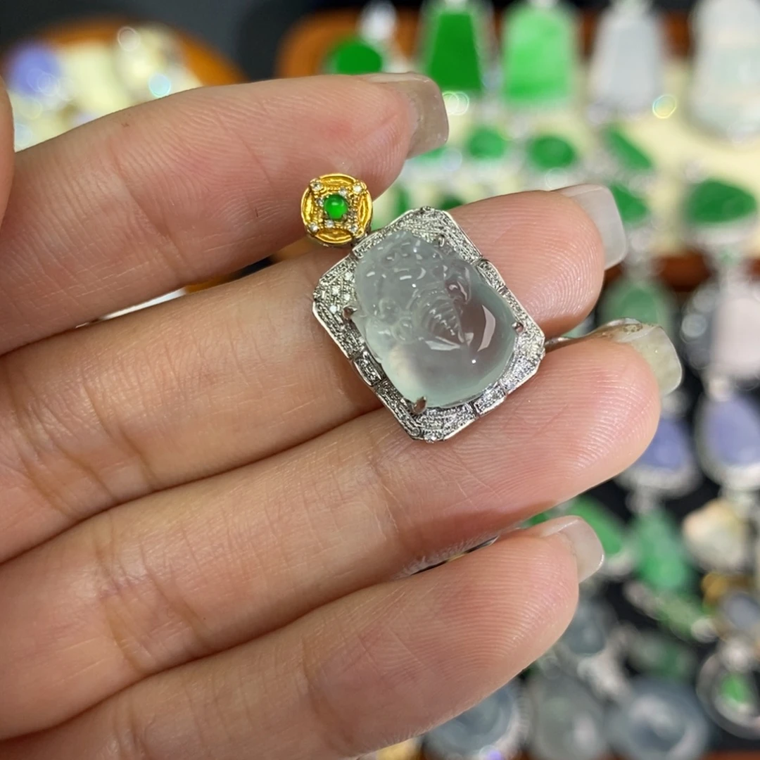 翡翠18K金镶嵌颈饰A货翡翠