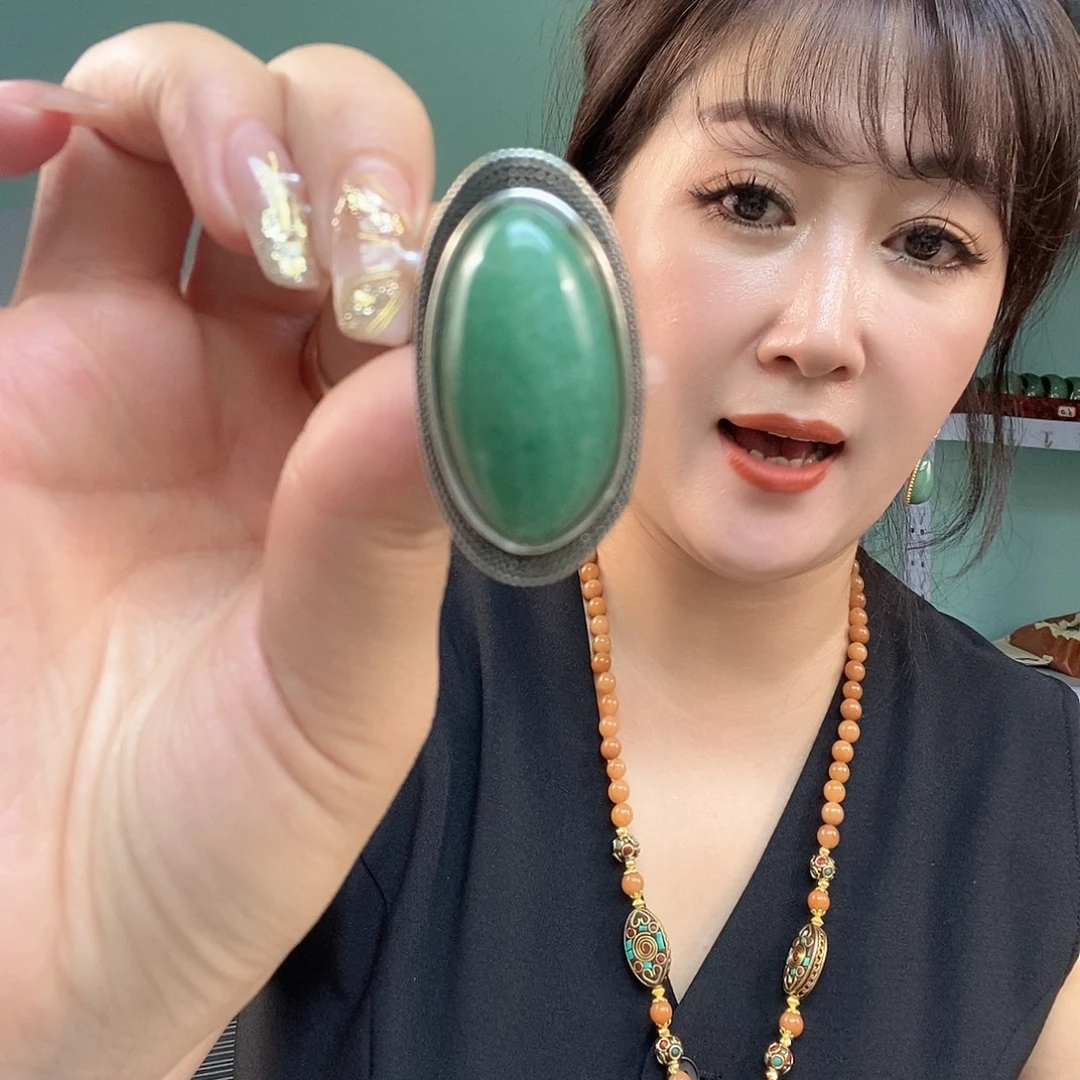 未镶嵌手镯石英质玉