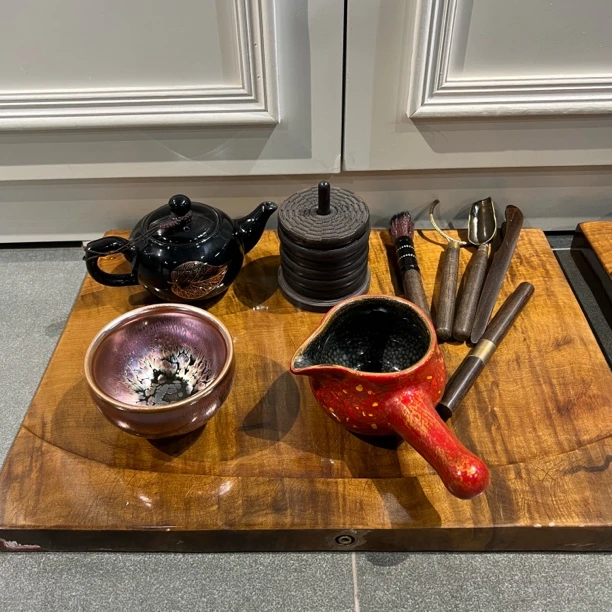 H123 金丝楠木茶台 搭配茶具 40cm