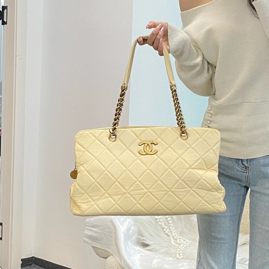 95新 Chanel/香奈儿 chanel奶油黄手提链条托特单肩包